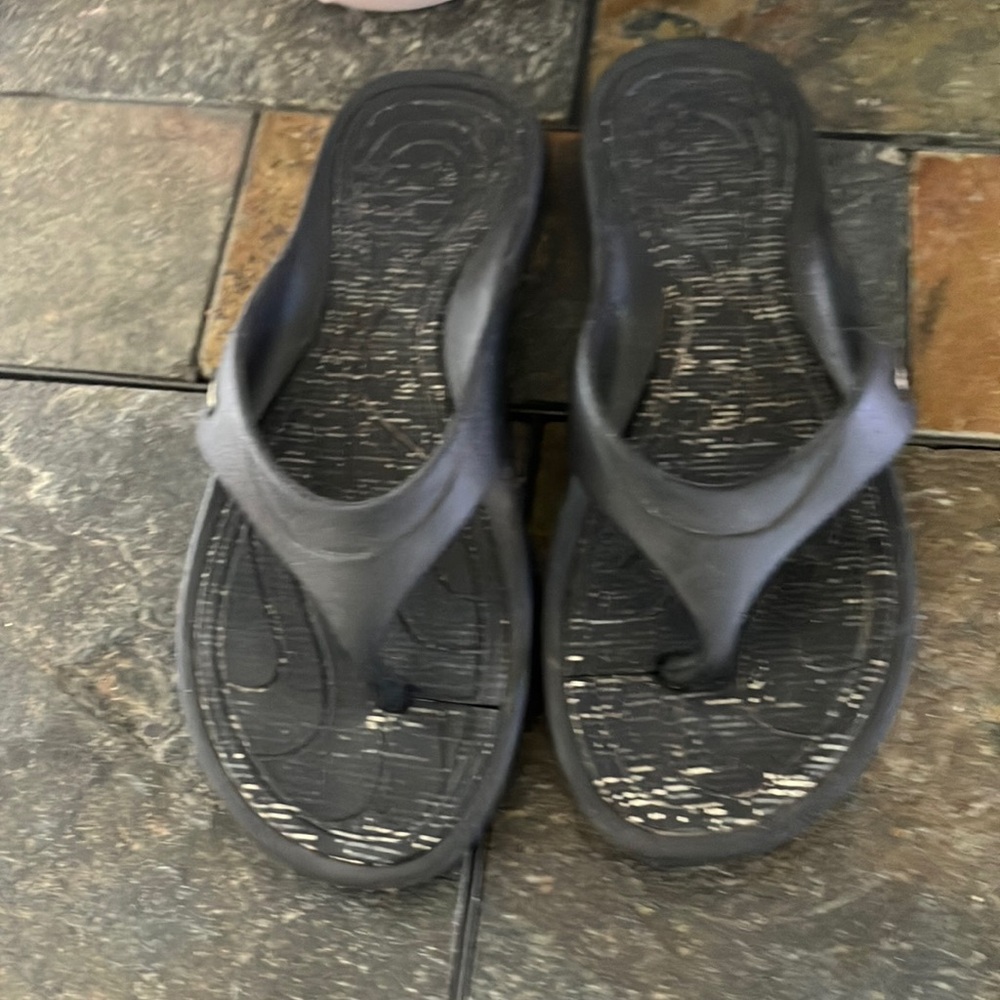 Tek Gear‎ Black Flip Flops size Small 5/6 non-slip soles used